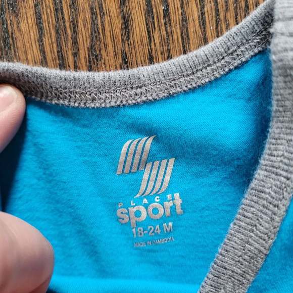 Bundle/Lot of 2 Boy's Tops Size Boy's 18-24 Months - Picture 4 of 5